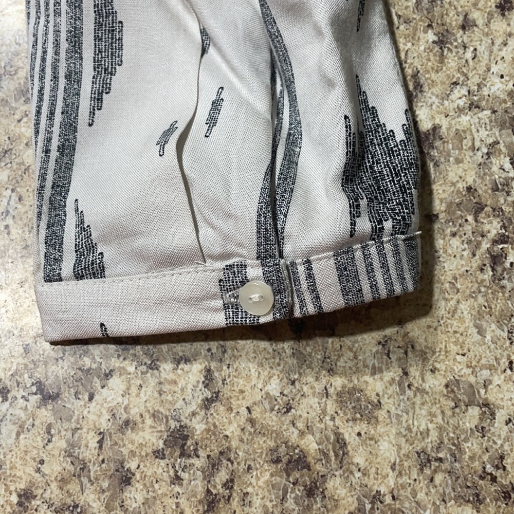 NWT - Boho Aztec Patterned Top - Picture 5 of 6